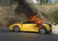 В Гърция изгоря Lamborghini Gallardo