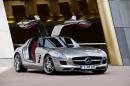 Първи официални снимки на Mercedes SLS AMG Gullwing