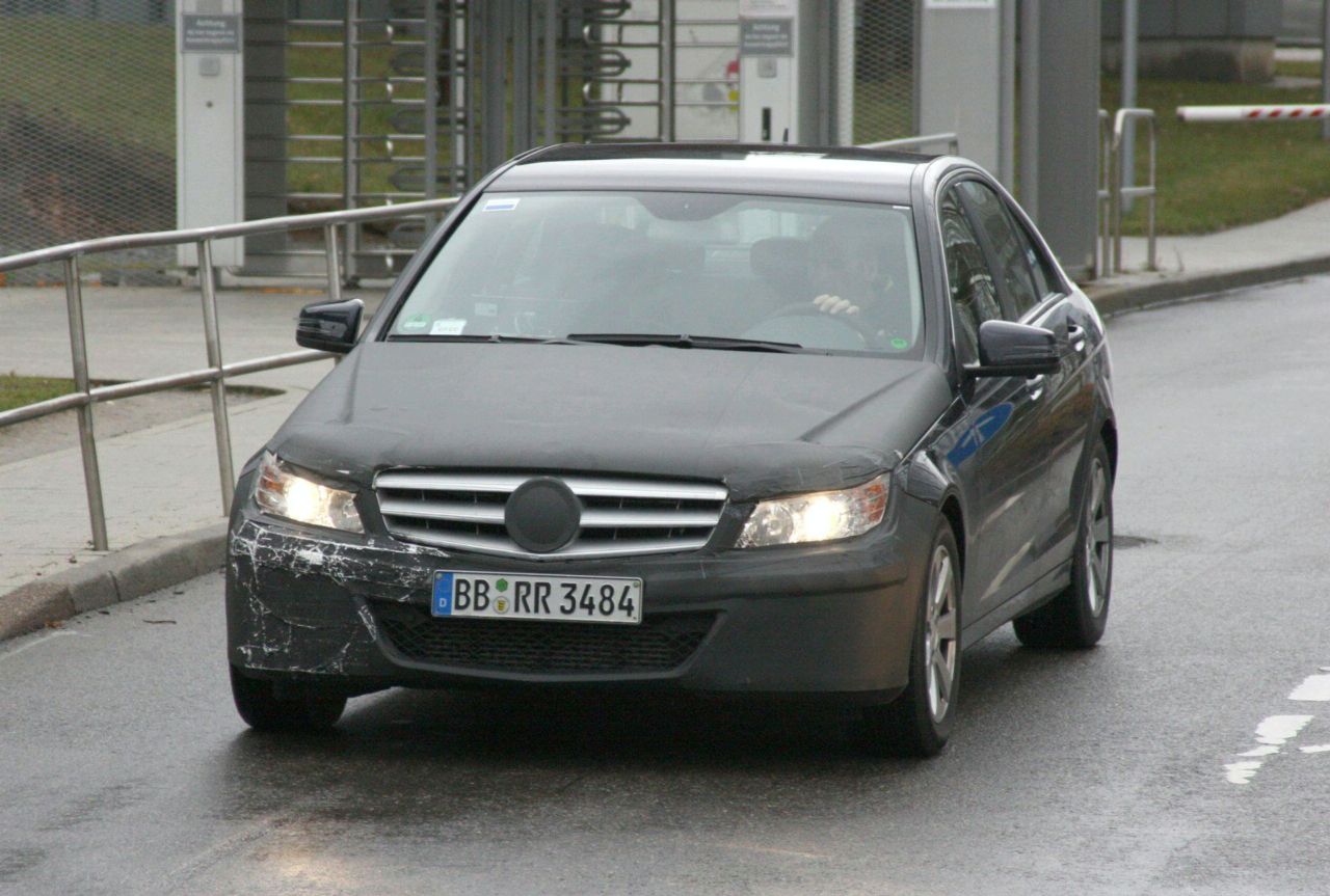 Mercedes C-Class Facelift 2011 (шпионски снимки)