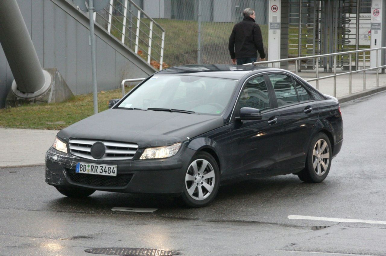 Mercedes C-Class Facelift 2011 (шпионски снимки)