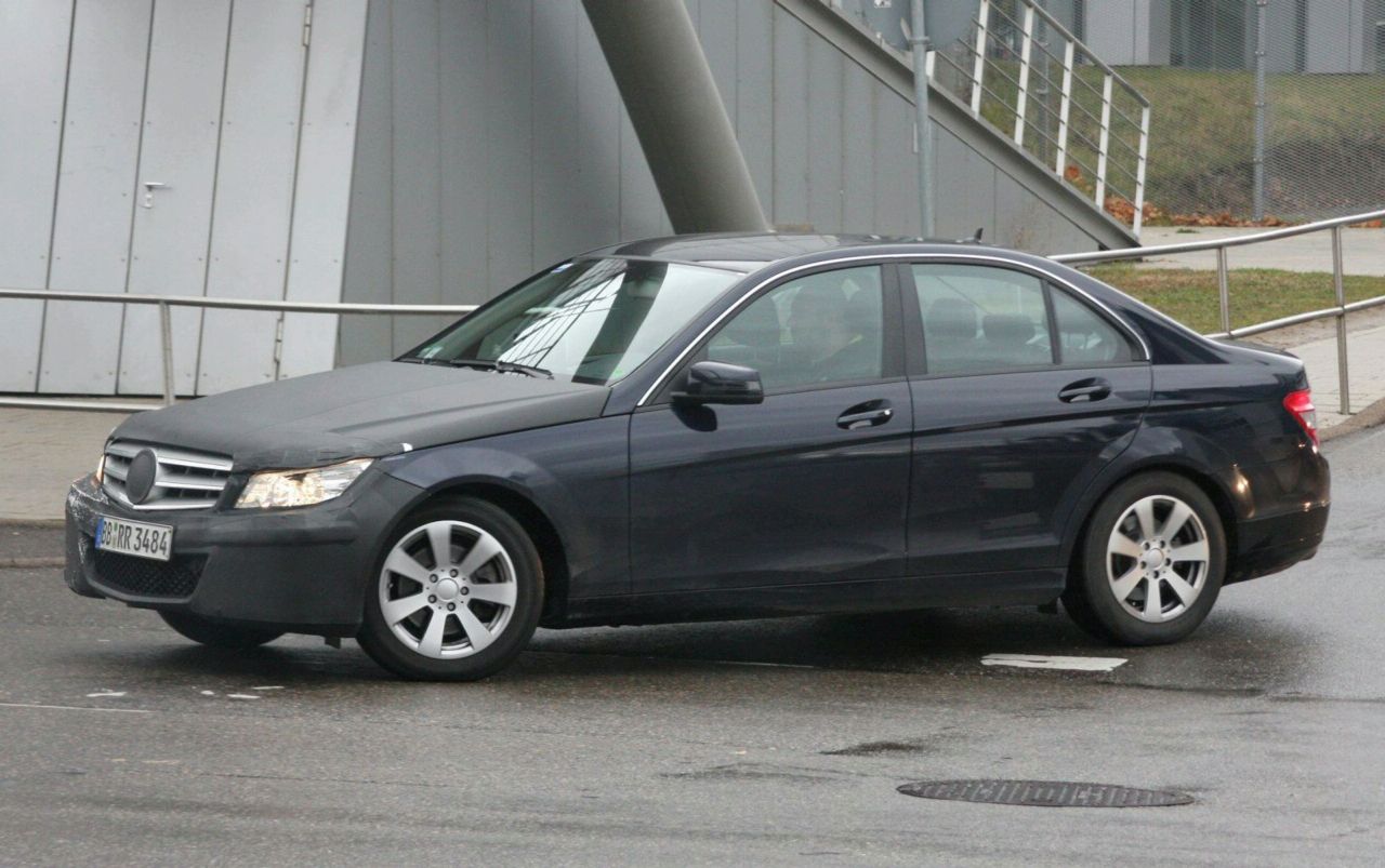 Mercedes C-Class Facelift 2011 (шпионски снимки)