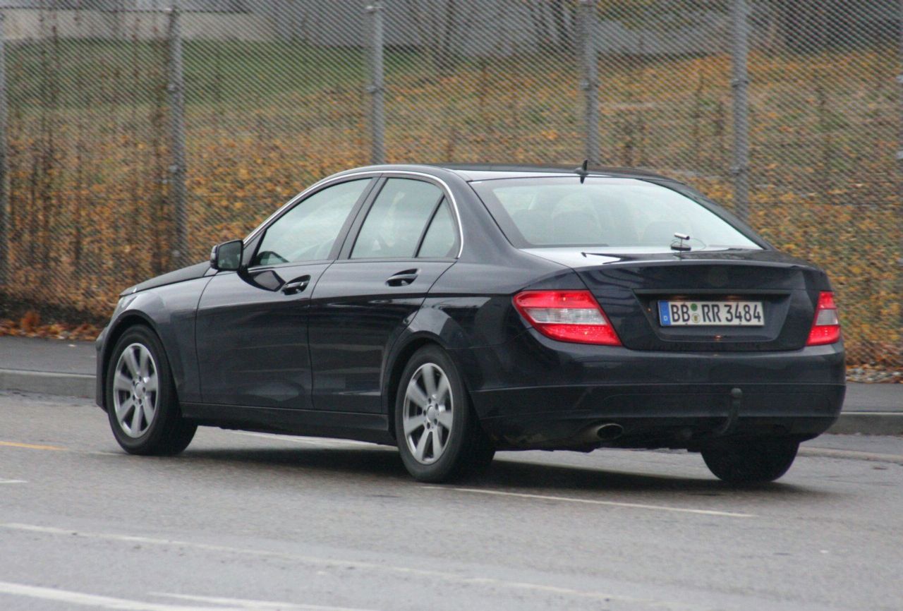 Mercedes C-Class Facelift 2011 (шпионски снимки)