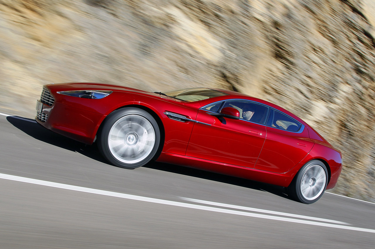Aston Martin Rapide (Magma Red)