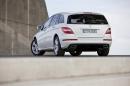 Mercedes разкри подробности за обновения R-Class