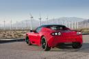 Tesla Roadster получи подобрения