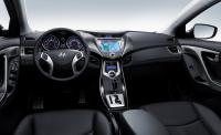 Hyundai показа интериора на новата Elantra