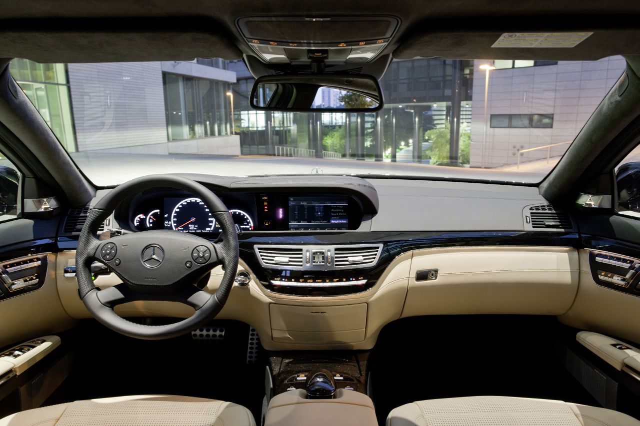 Mercedes S 63 AMG 2011