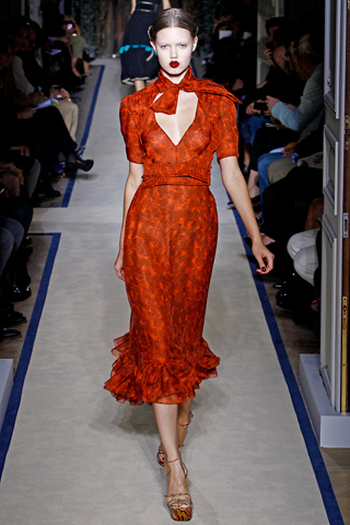 Жени в червено